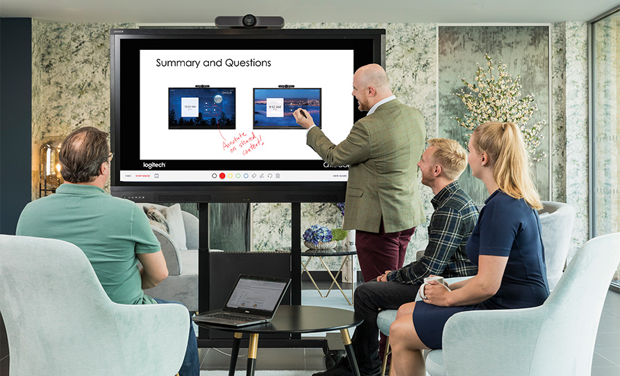 ALZ_premium_huddle_1_web ALZ_premium_huddle_1_web